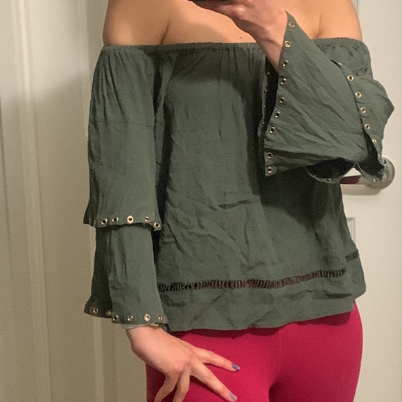 Straight from LA - Misa Los Angeles off shoulder tiered grommet top small EUC - Picture 2 of 3